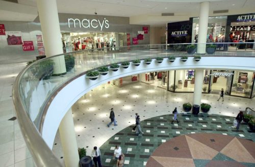 Can artificial intelligence help you find an outfit? Macy’s is giving it a try.