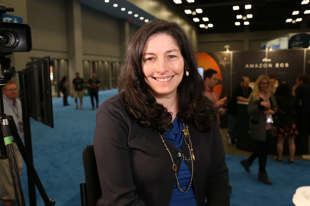 Docker containers gain steam in enterprise as complexity issues are addressed