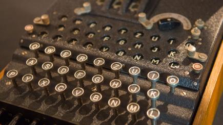 Cracking the world famous Enigma Machine with artificial intelligence in just 13 minutes