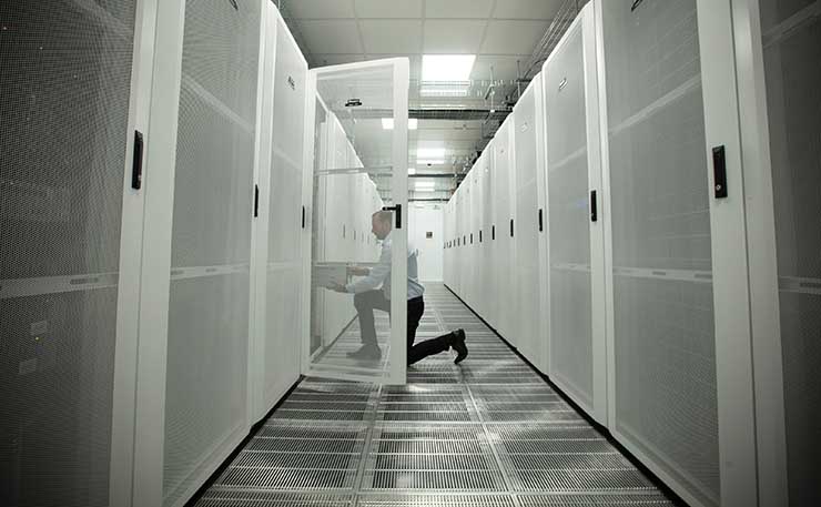 How Cloud Data Crunching Accelerates the F1 Racing Experience